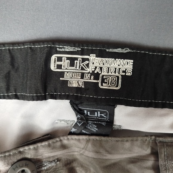 HUK Gray Fish Performance Board Shorts Mens 38 Fishing Sporty Outdoor Swim - Picture 4 of 8